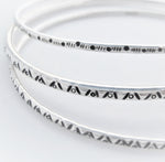 Load image into Gallery viewer, Dots &amp; dashes Bangle (2mm)
