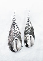 Load image into Gallery viewer, Leafy Cowrie Earrings
