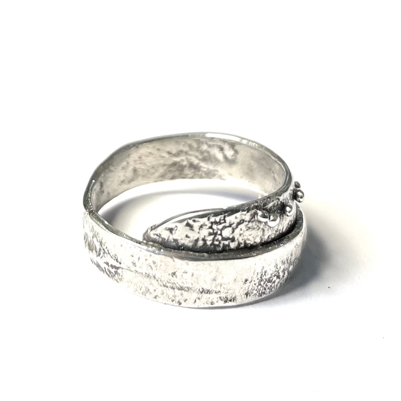 Organic reticulated ring