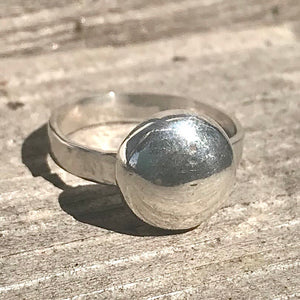 Melty pebble ring