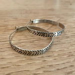 Load image into Gallery viewer, Chevron hoops 3cm
