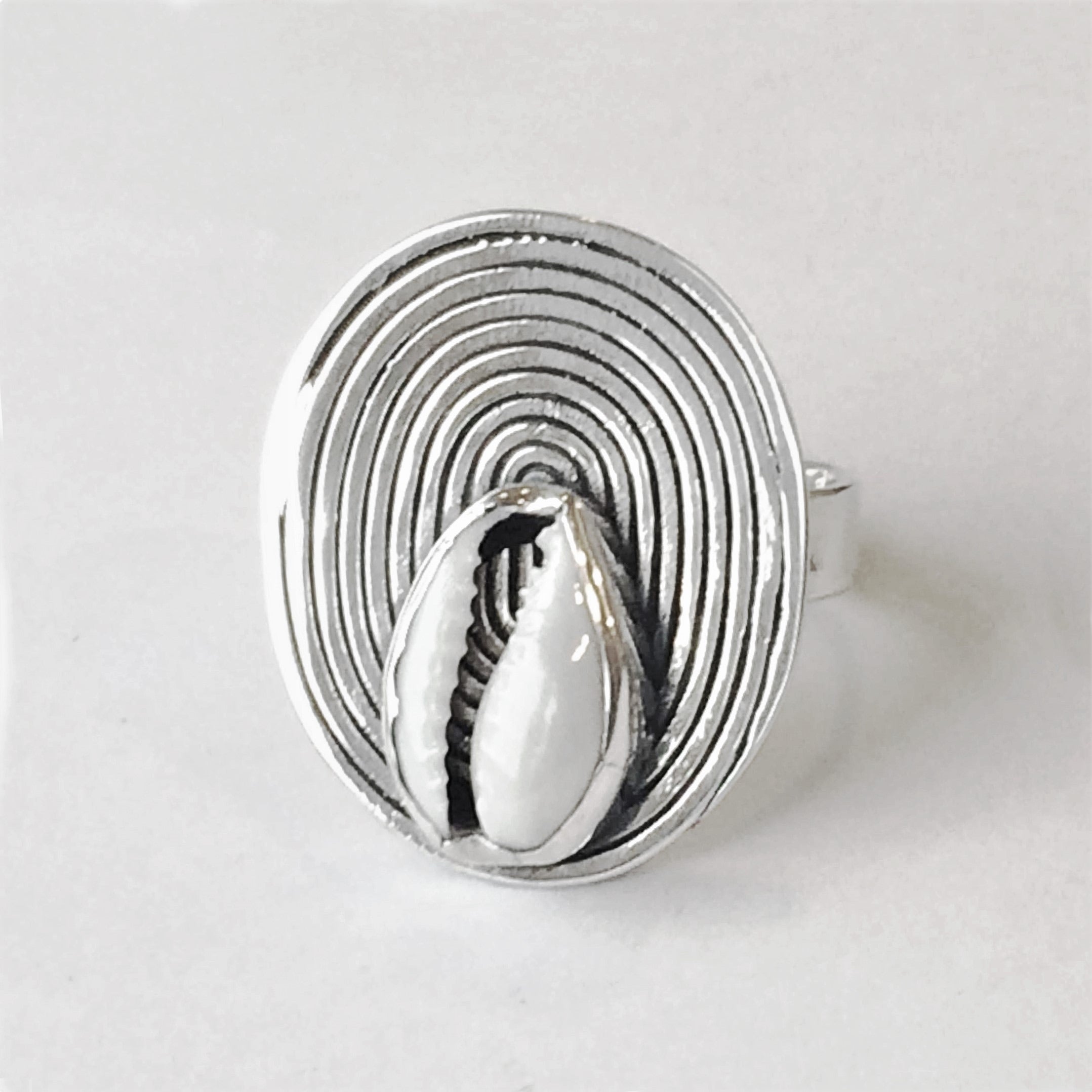 Set Cowrie Spiral Ring