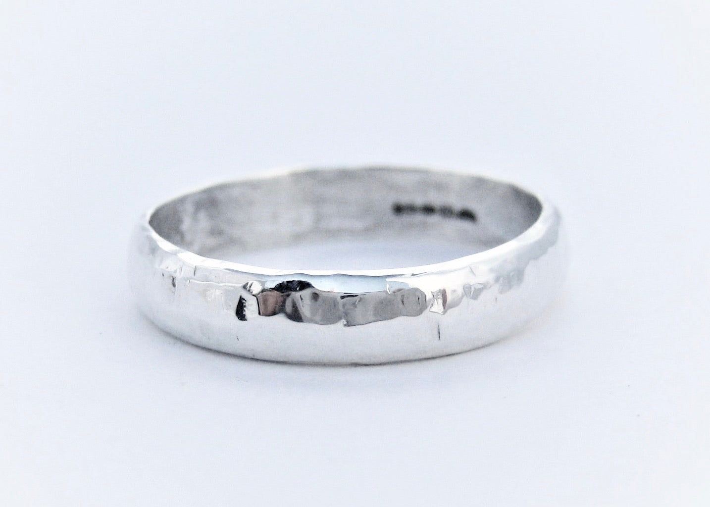 Textured Ring in 4mm (flt)